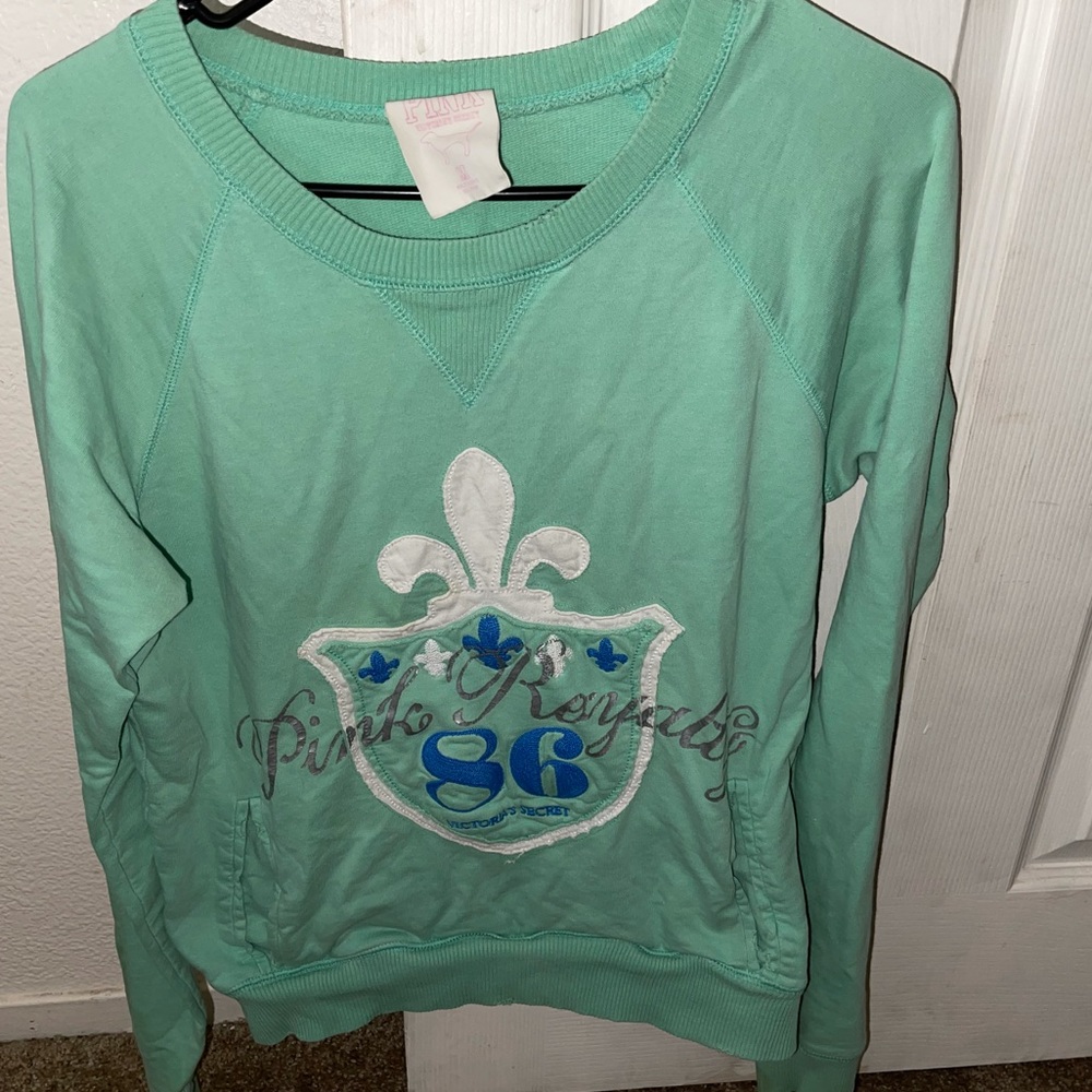 Pink Victoria’s Secret green sweatshirt medium